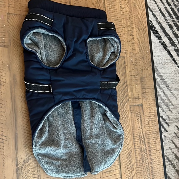 Dog cold-weather coat (multiple sizes available) - Picture 3 of 10